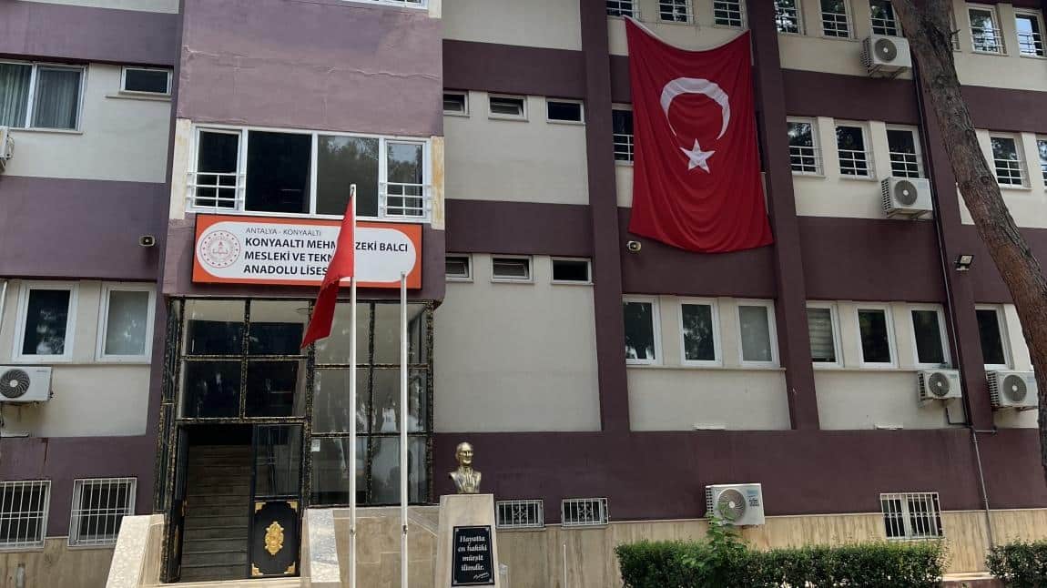 Konyaaltı Mehmet Zeki Balcı Turizm Mesleki ve Teknik Anadolu Lisesi Fotoğrafı